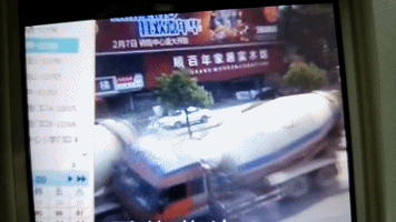 135953qb0l03l7efbb0bl2.gif