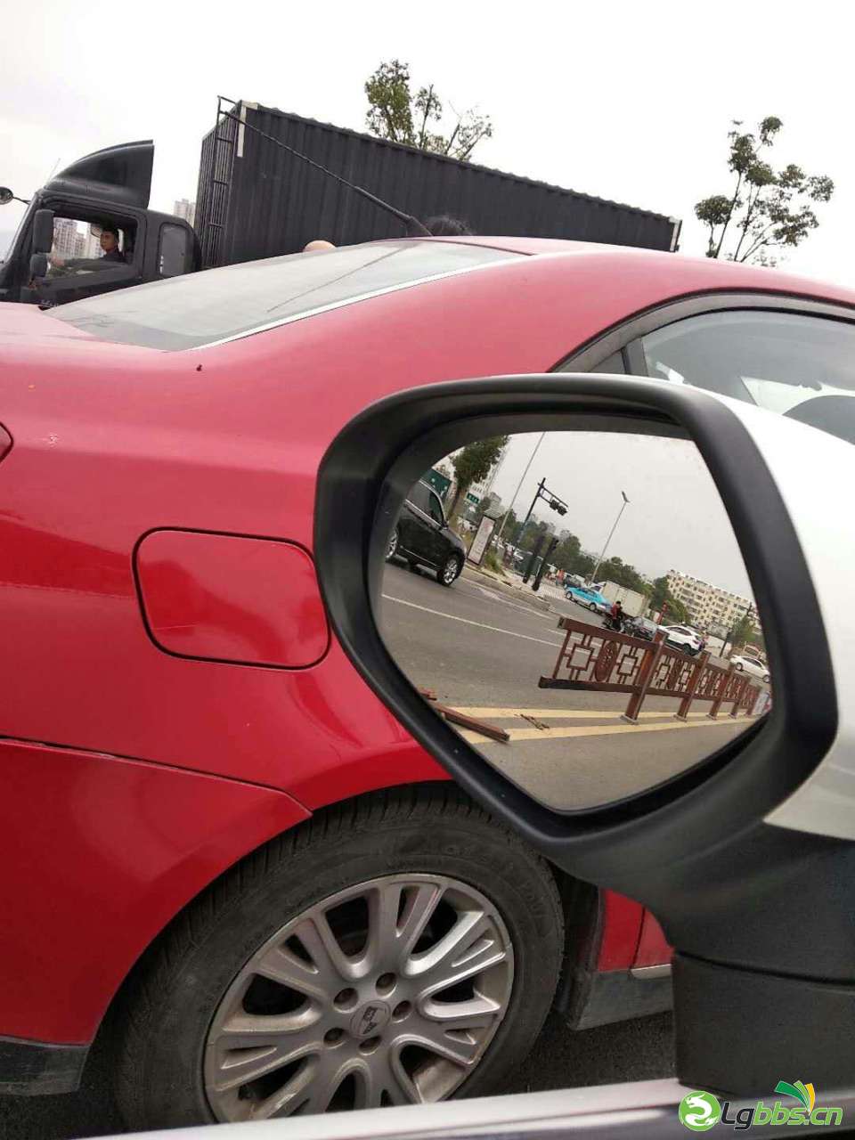 front1_0_Fml59ycxzDcKayZiJ8XJ0_DA8MJi.1603935479.jpg