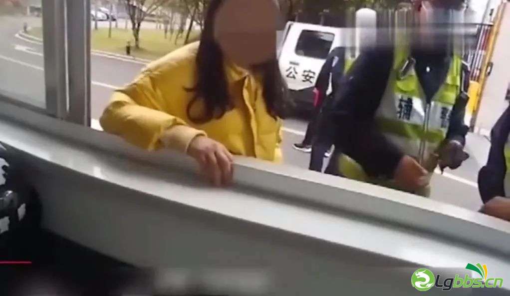120416dudm0e462veccuc6.jpeg