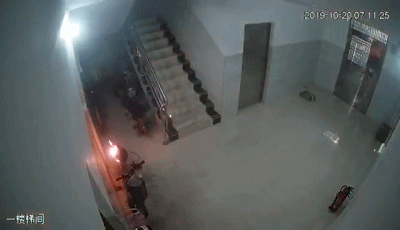 045246ufo31gea4f0a3igf.gif