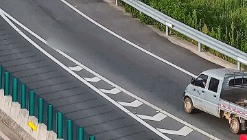 102245swcmg4camagbcb2x.gif
