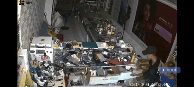 111337v8cylz8lgnrluarg.gif
