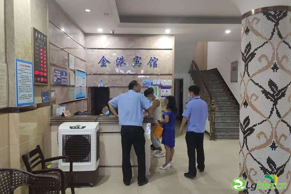 023609g2w74ch4wzui44tc.jpeg