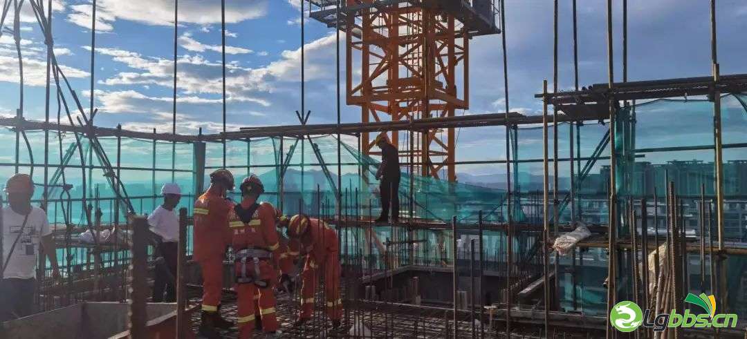 014955ysslu5s2de32o050.jpeg