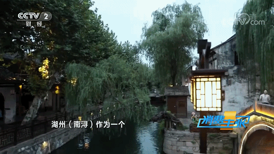 085952c1hzzwu10z266qcp.gif