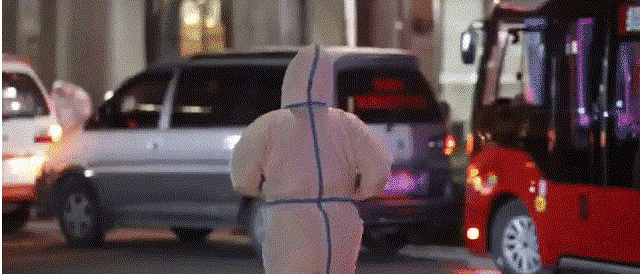 125530h4gjax8gjwvgcr1j.gif