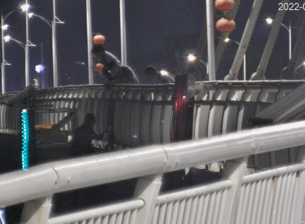091014em8r0rhr857riohr.gif