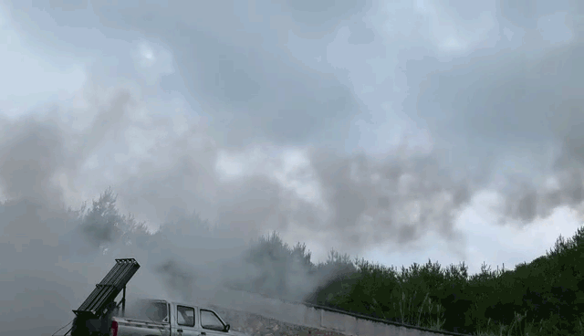 153435iz3zif23ce83zn3e.gif