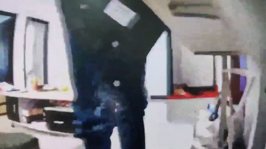 095436slsttrt5yuqursky.gif